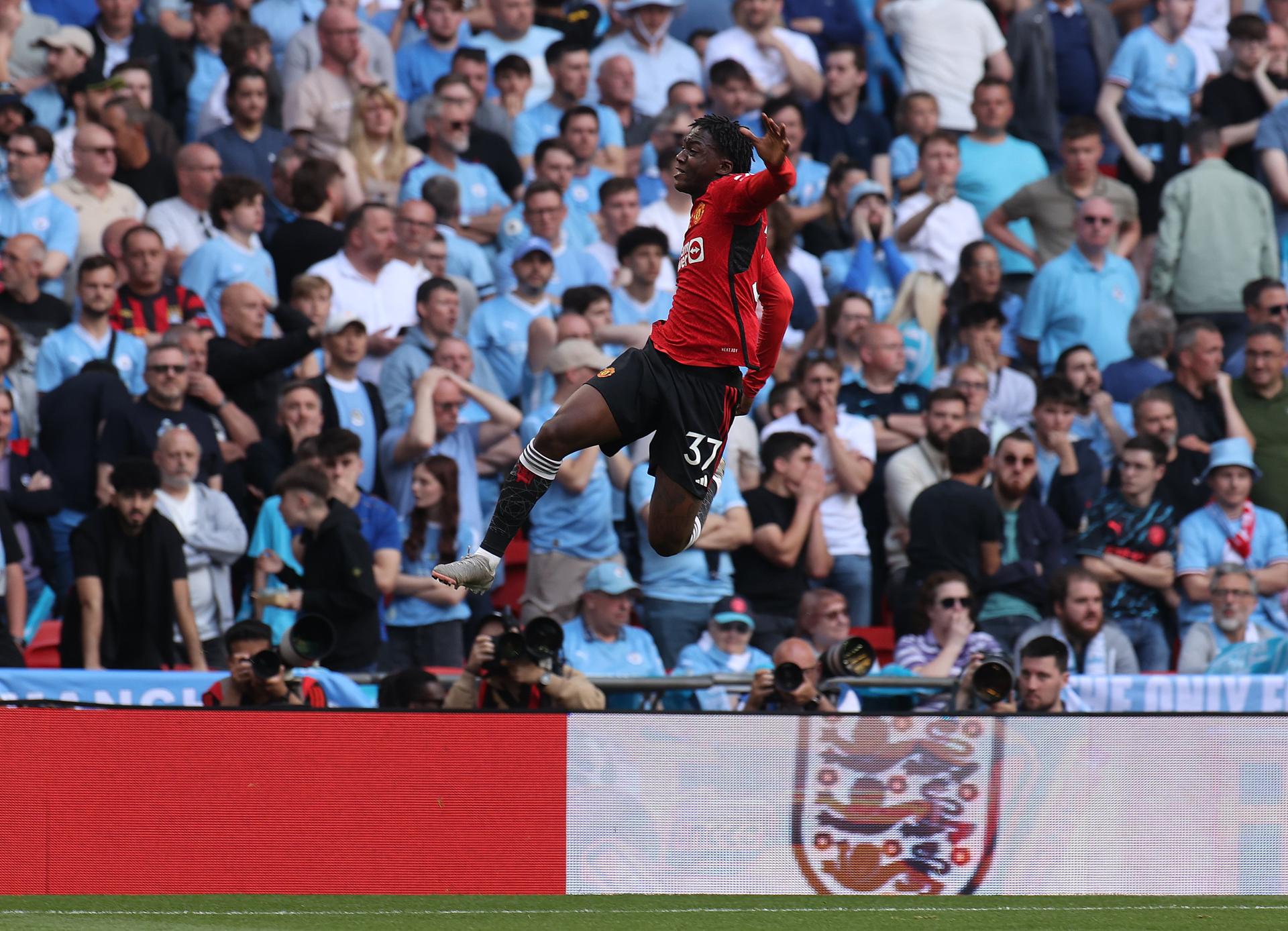 All the Angles: Mainoo v Man City